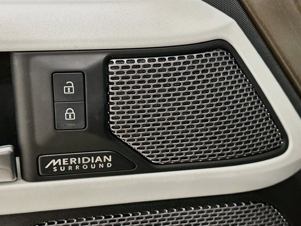 Used 2024 Land Rover Defender 110 SE AWD/4WD image 20
