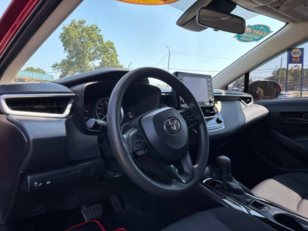 Used 2022 Toyota Corolla LE FWD image 19