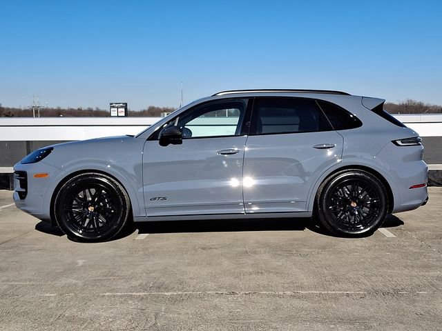 New 2025 Porsche Cayenne GTS image 2