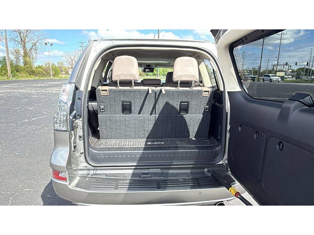 Used 2023 Lexus GX 460 Premium w/ Premium Package AWD/4WD image 7