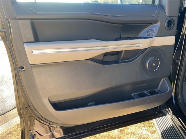 Certified 2024 Ford Expedition Limited image 18