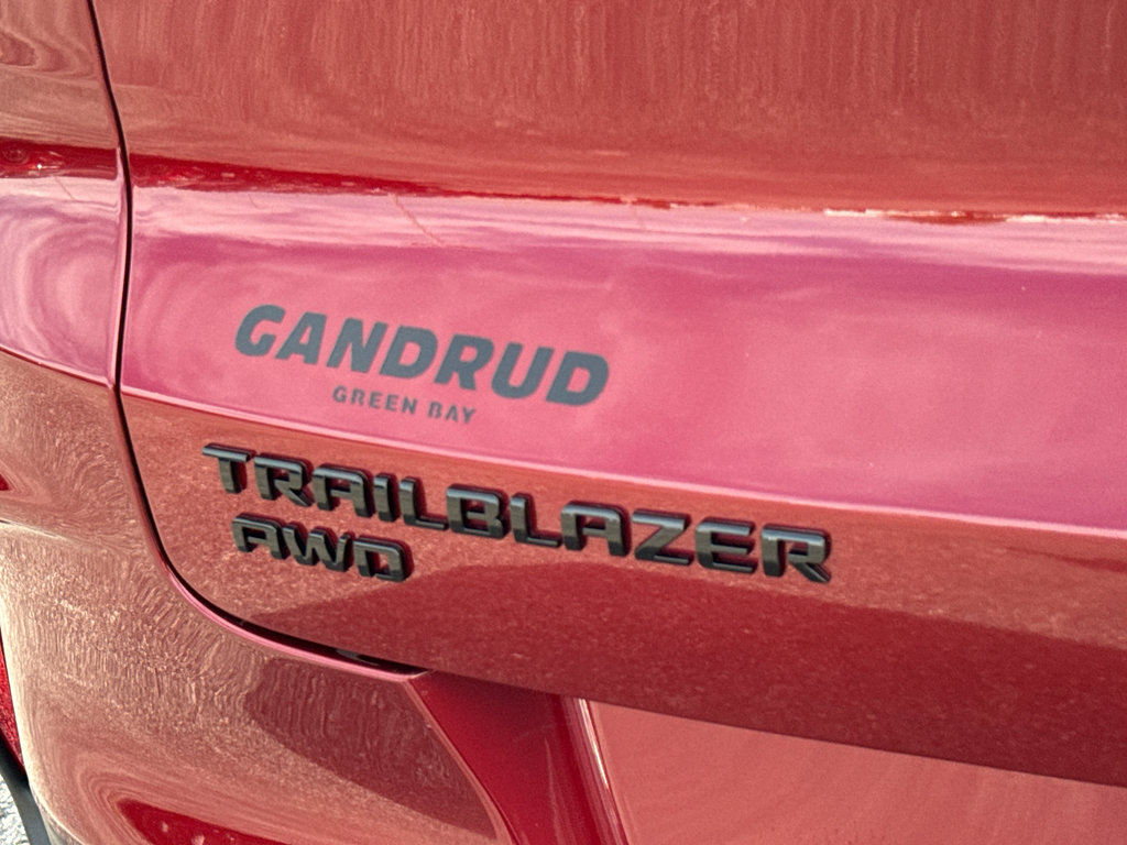 Certified 2022 Chevrolet TrailBlazer RS w/ Sun and Liftgate Package AWD/4WD image 8