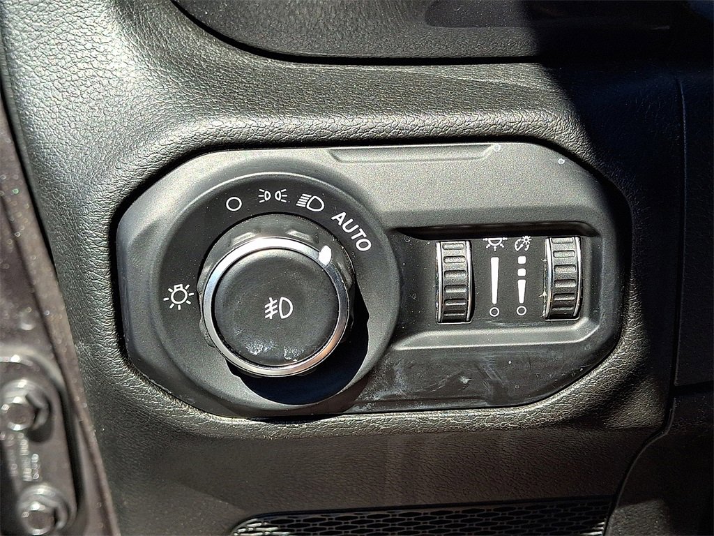 Used 2021 Jeep Wrangler Unlimited Sport image 25