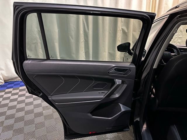 Certified 2022 Volkswagen Tiguan SE image 25