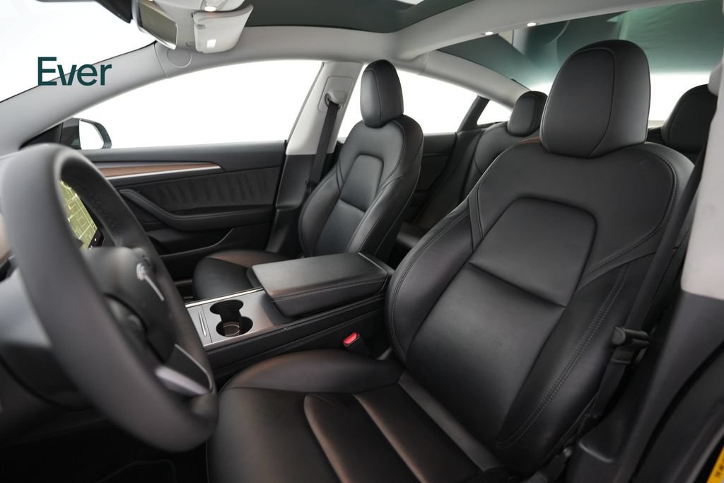 Used 2021 Tesla Model 3 Standard Range Plus RWD image 4