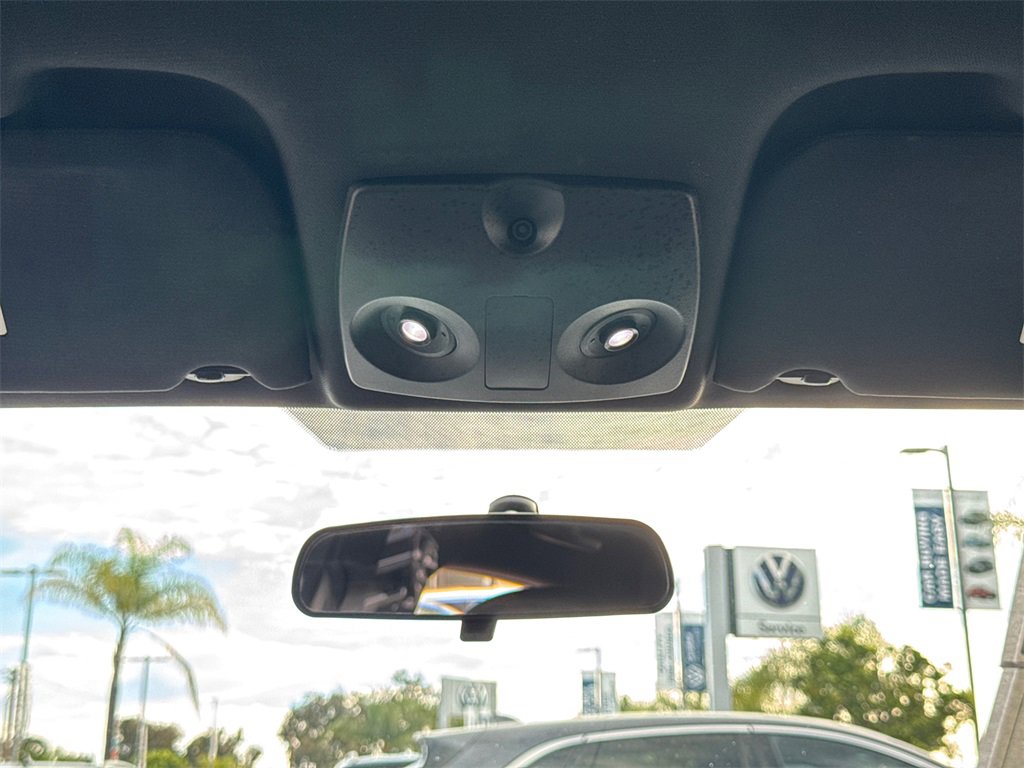 Used 2013 Dodge Avenger SXT image 23