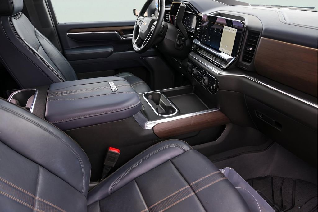 Certified 2024 Chevrolet Silverado 3500 High Country w/ High Country Premium Package image 33