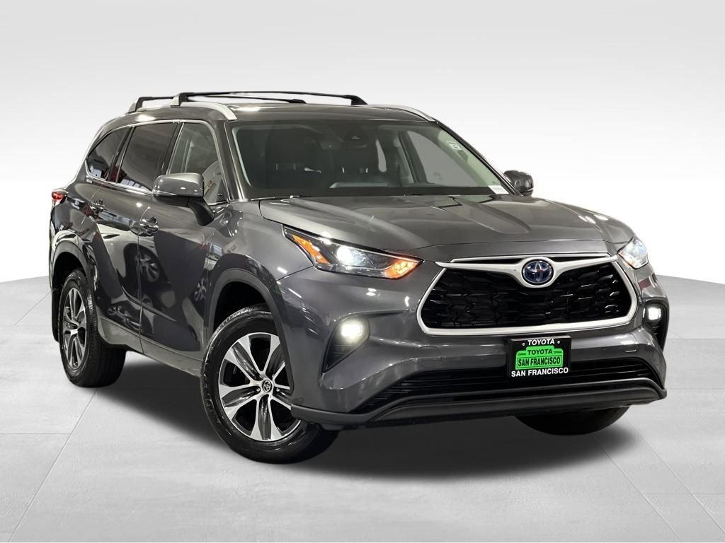 Certified 2022 Toyota Highlander XLE image 7