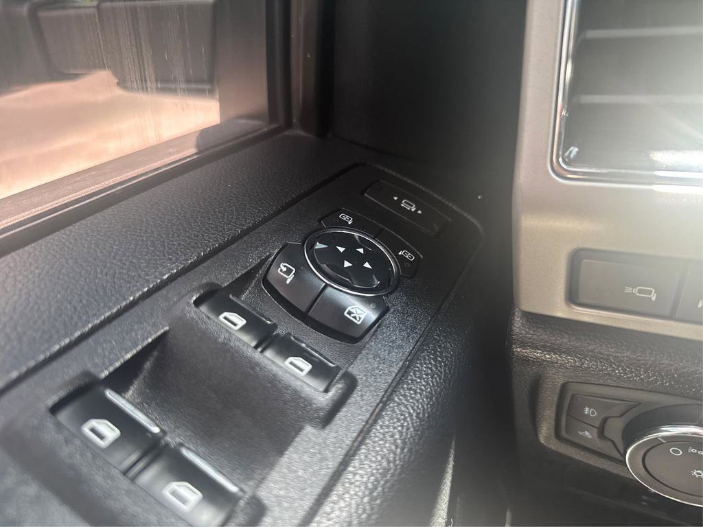 Used 2021 Ford F350 Lariat w/ Tremor Off-Road Package image 29