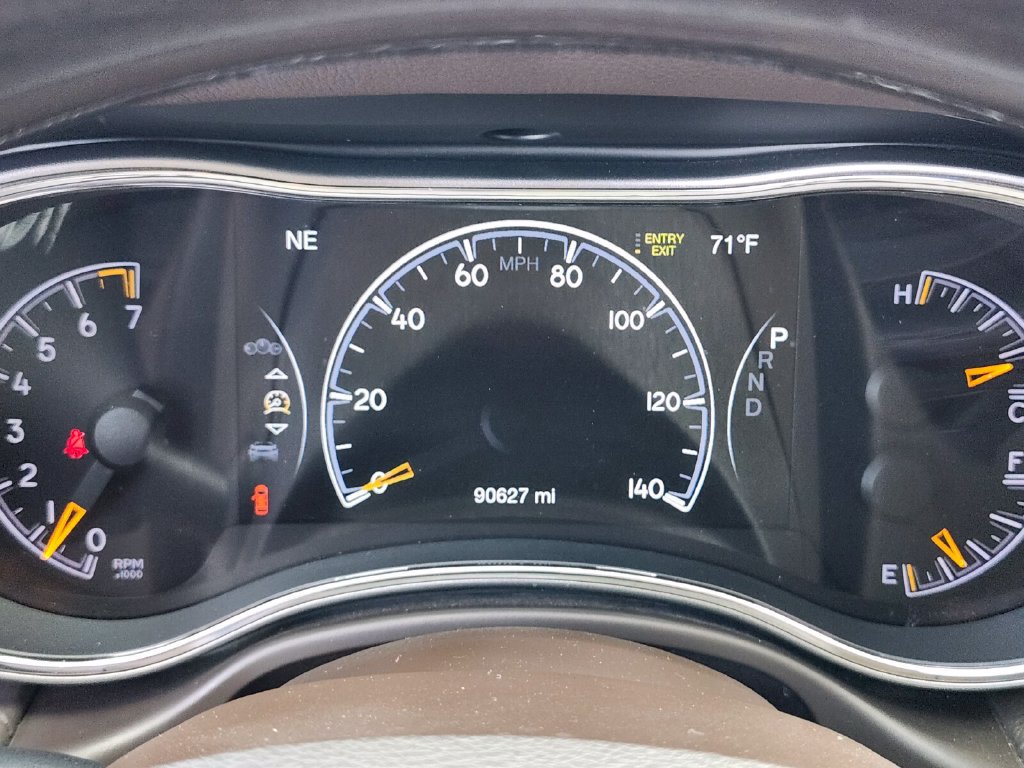 Used 2019 Jeep Grand Cherokee Overland AWD/4WD image 32