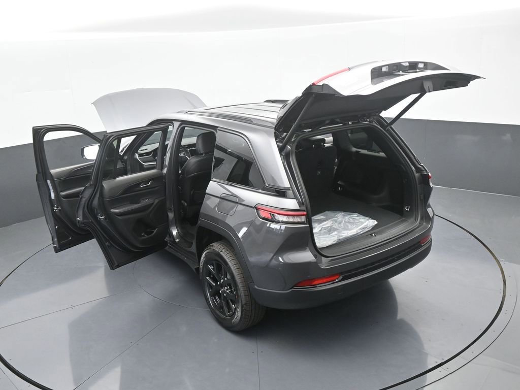 New 2025 Jeep Grand Cherokee Altitude image 51