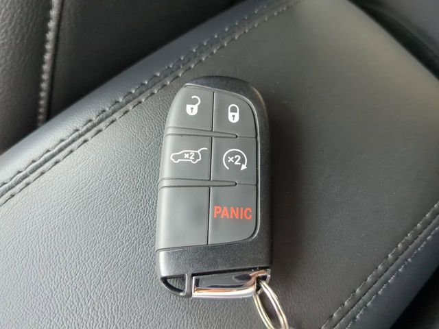 New 2023 Jeep Compass Latitude w/ Convenience Group image 29