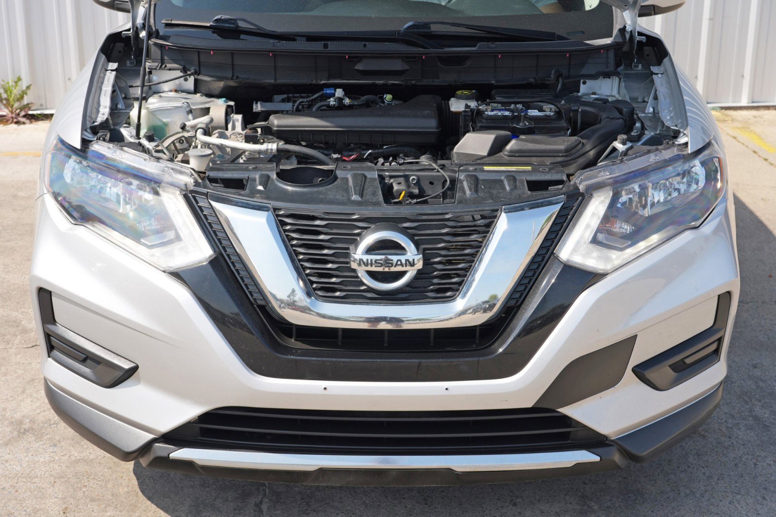 Used 2017 Nissan Rogue S image 7