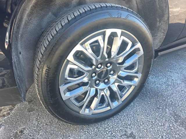 Used 2024 GMC Yukon XL Denali Ultimate image 10