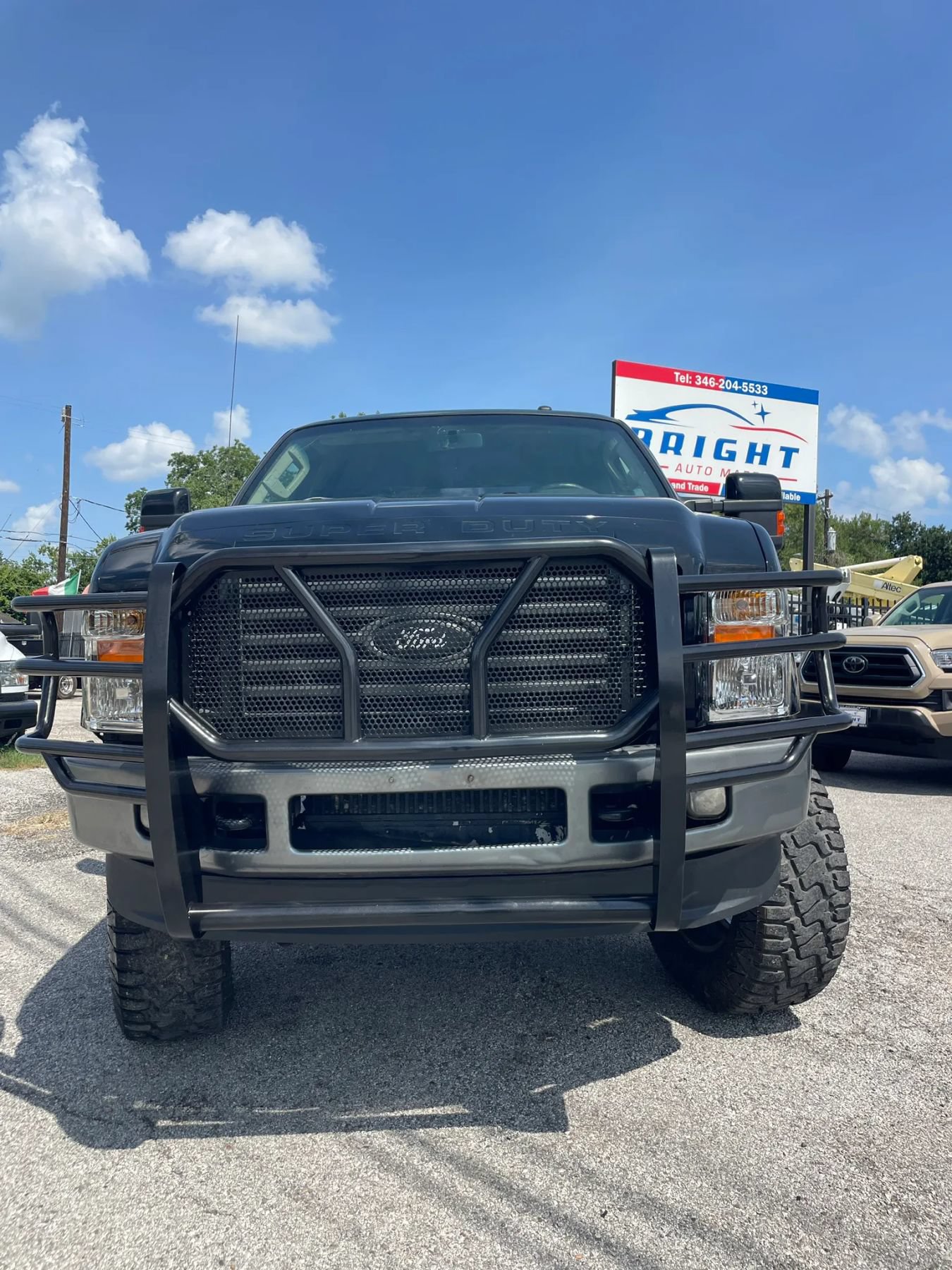 Used 2009 Ford F250 FX4 AWD/4WD image 2