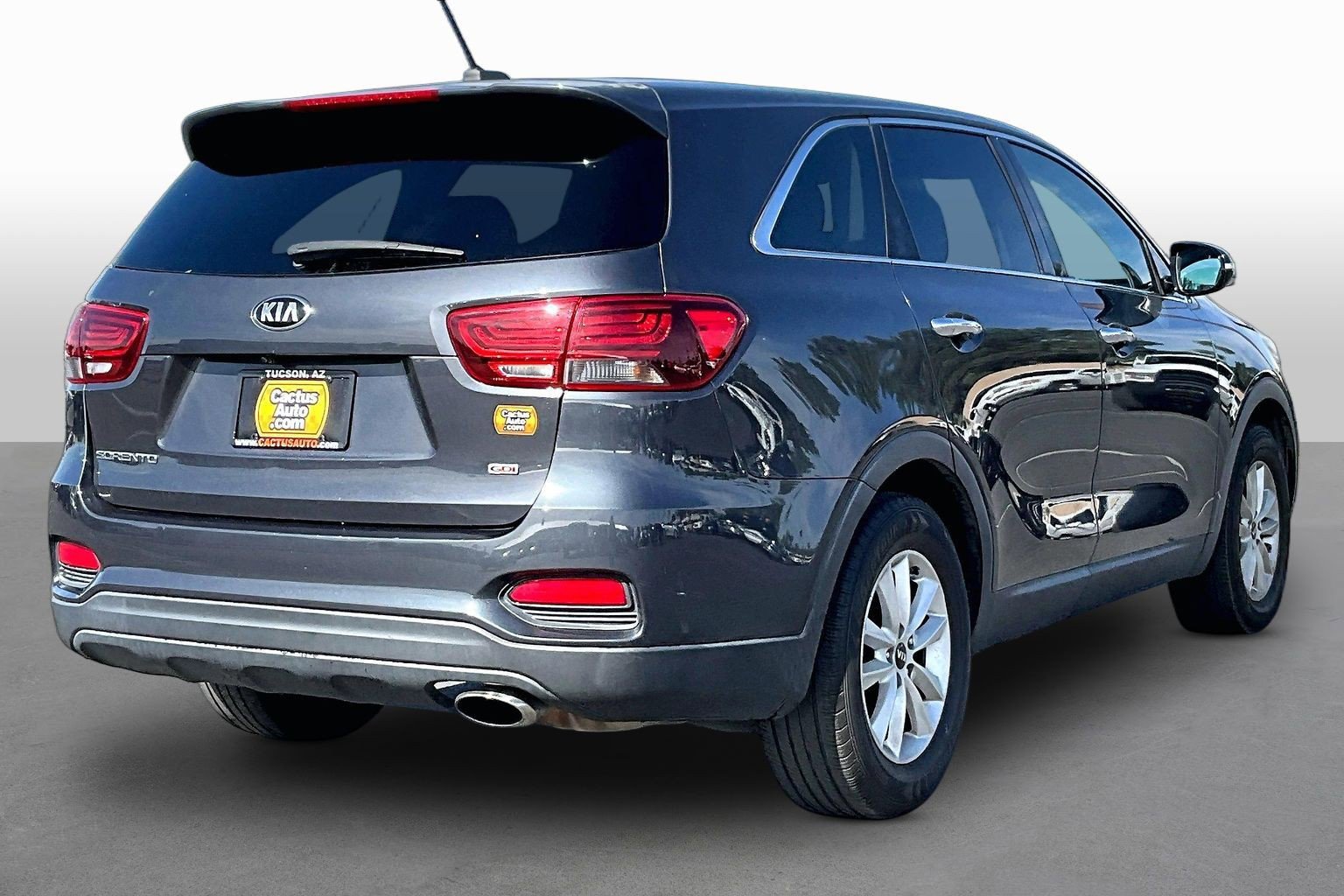 Used 2019 Kia Sorento FWD image 2