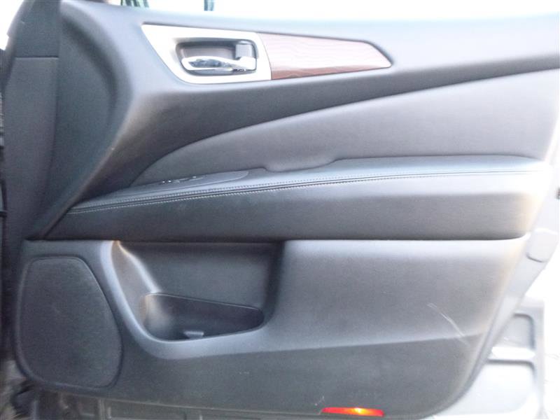 Used 2017 Nissan Pathfinder Platinum w/ Cargo Package image 23