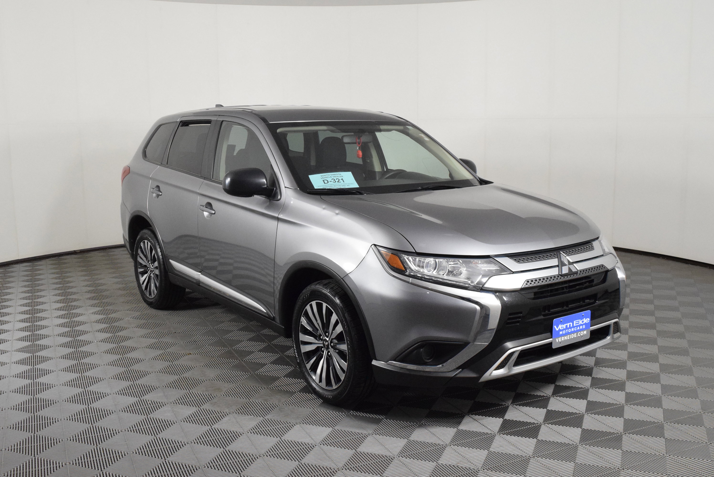 Used 2020 Mitsubishi Outlander ES image 3