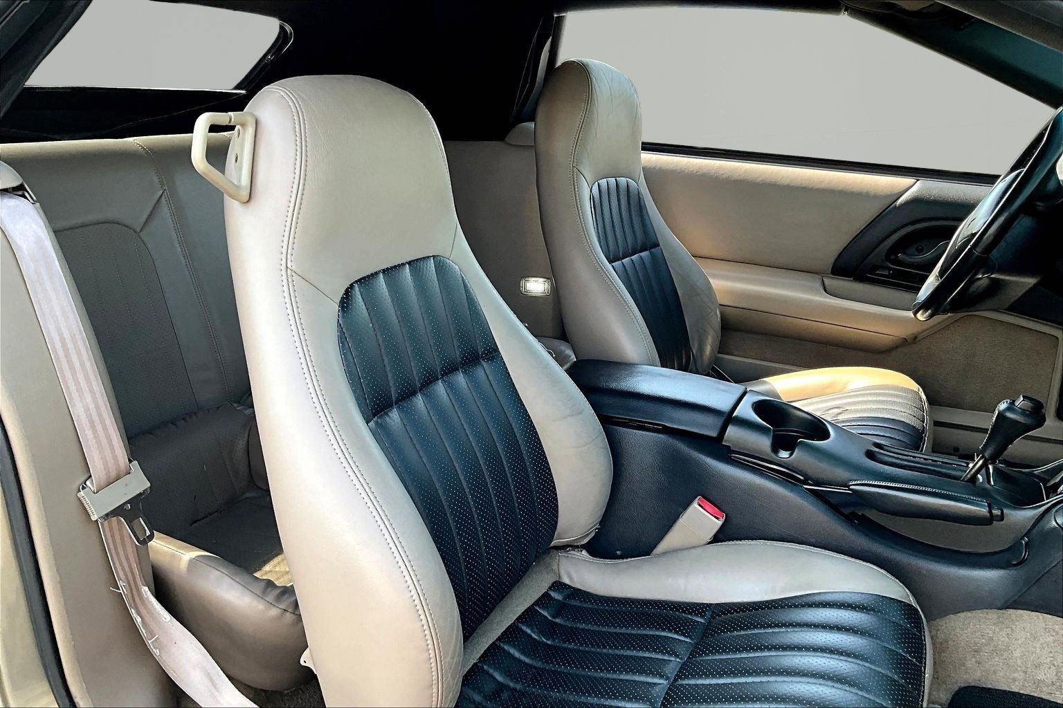 Used 2002 Chevrolet Camaro Z28 w/ Sport Appearance Pkg RWD image 27