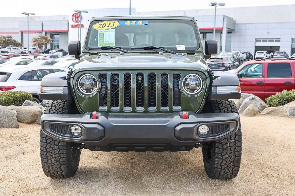 Used 2023 Jeep Gladiator Rubicon w/ LED Lighting Group AWD/4WD image 16
