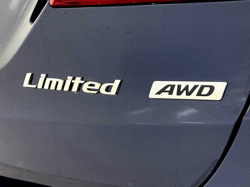 Used 2017 Hyundai Santa Fe Limited w/ Cargo Package AWD/4WD image 41