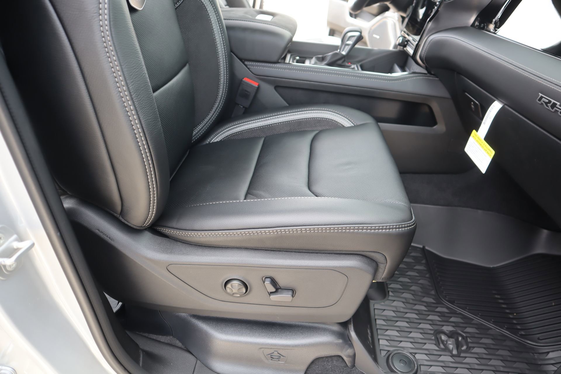 New 2026 RAM 1500 RHO AWD/4WD image 15