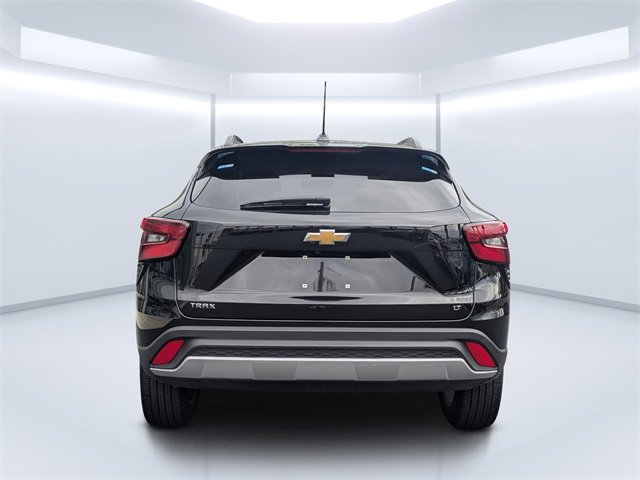 Used 2025 Chevrolet Trax LT w/ LT Convenience Package image 4