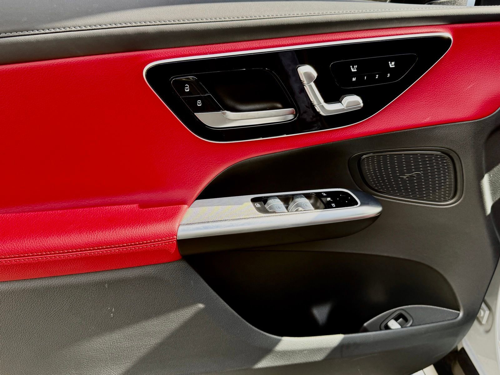 Used 2025 Mercedes-Benz GLC 43 AMG 4MATIC image 22