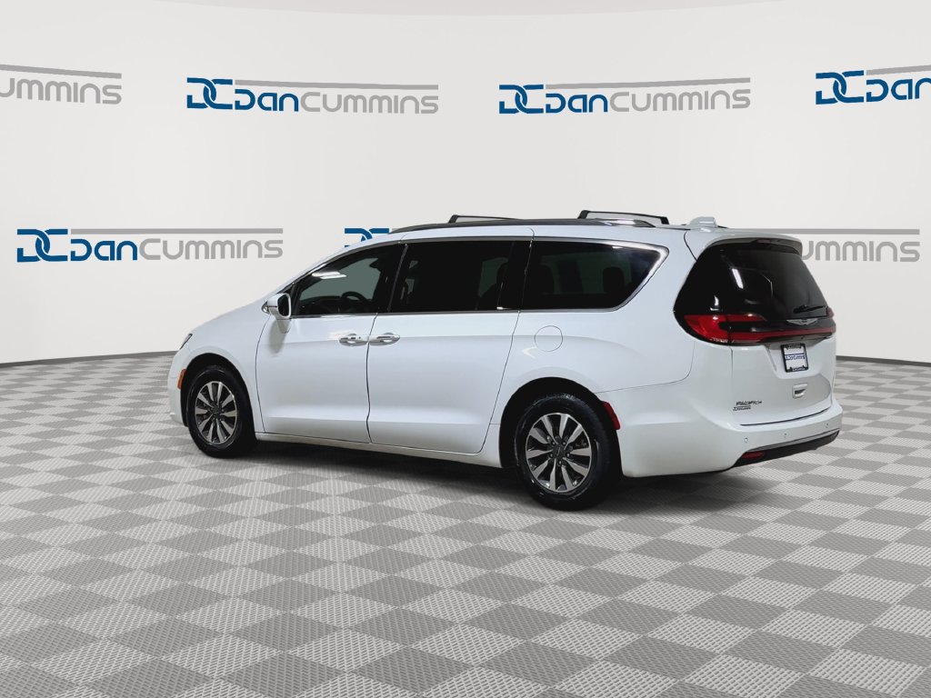 Used 2021 Chrysler Pacifica Touring-L FWD image 6