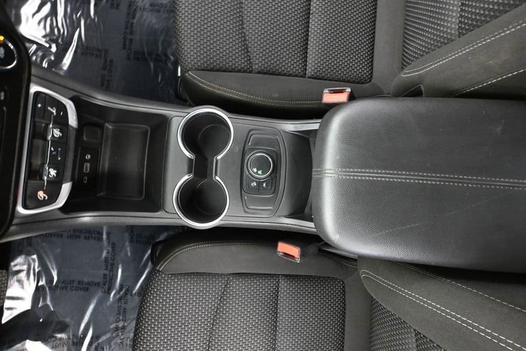 Used 2024 GMC Terrain SLE image 33