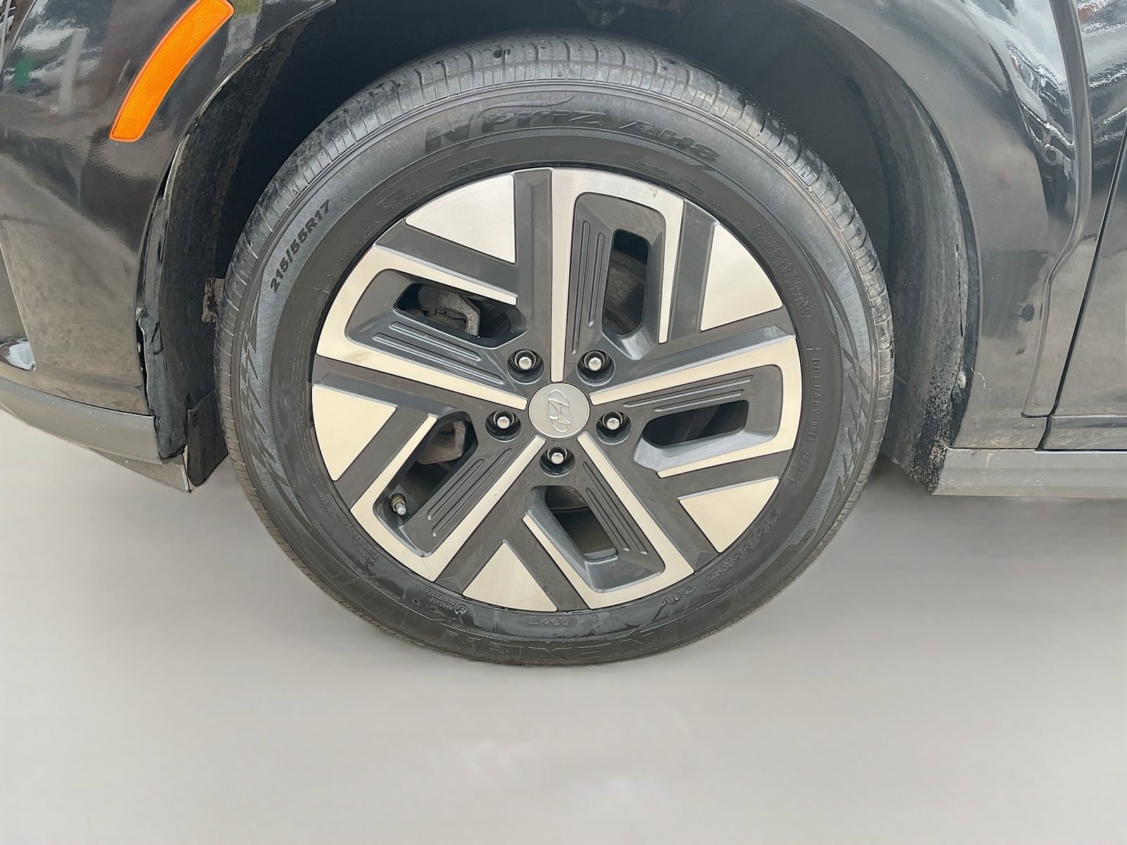 Used 2023 Hyundai Kona Limited w/ Cargo Package FWD image 31