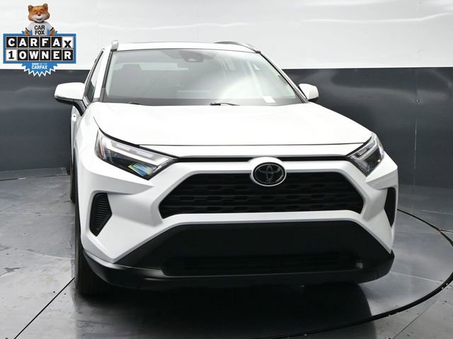 Used 2022 Toyota RAV4 XLE w/ Convenience Package image 2