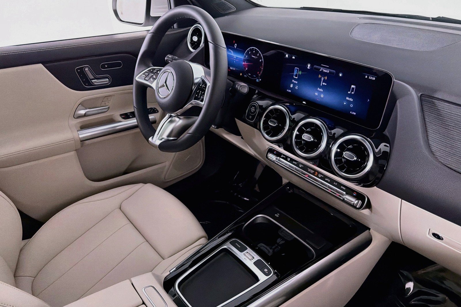 New 2026 Mercedes-Benz GLA 250 image 15
