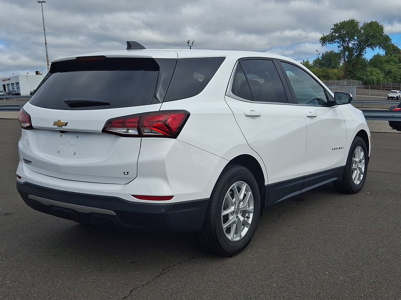 Used 2024 Chevrolet Equinox LT FWD image 6