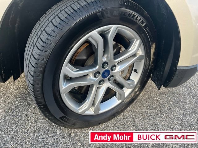 Used 2017 Ford Edge Titanium w/ Technology Package FWD image 15