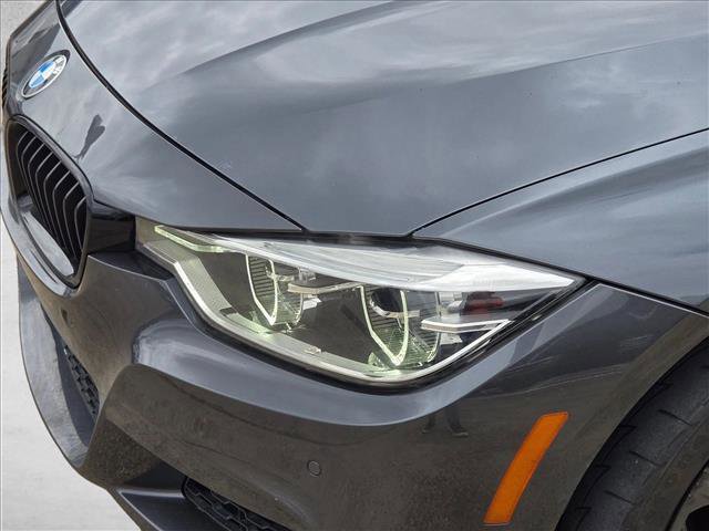 Used 2017 BMW 340i xDrive Sedan AWD/4WD image 9