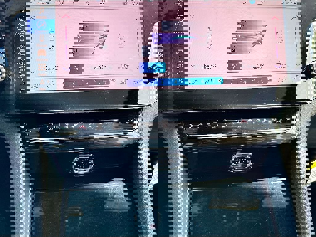 New 2026 Jeep Grand Cherokee Altitude image 17