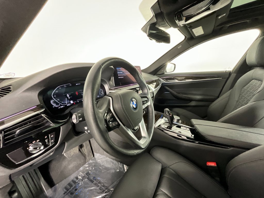 Used 2023 BMW 530e image 15