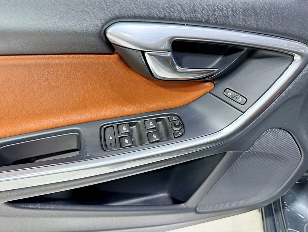 Used 2015 Volvo S60 T5 Premier image 31