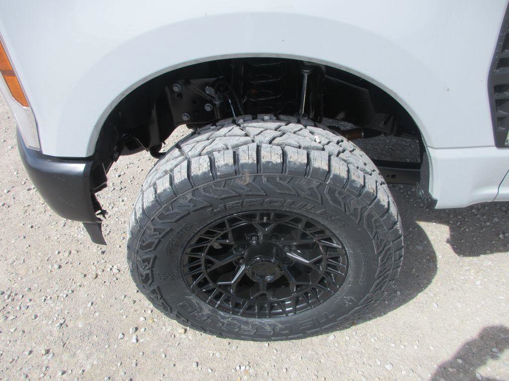 New 2026 Ford F250 XL w/ XL Off-Road Package image 12