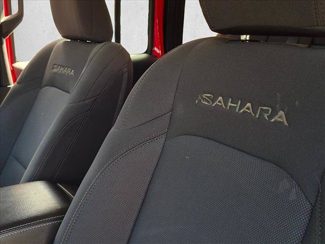 Used 2019 Jeep Wrangler Unlimited Sahara AWD/4WD image 14