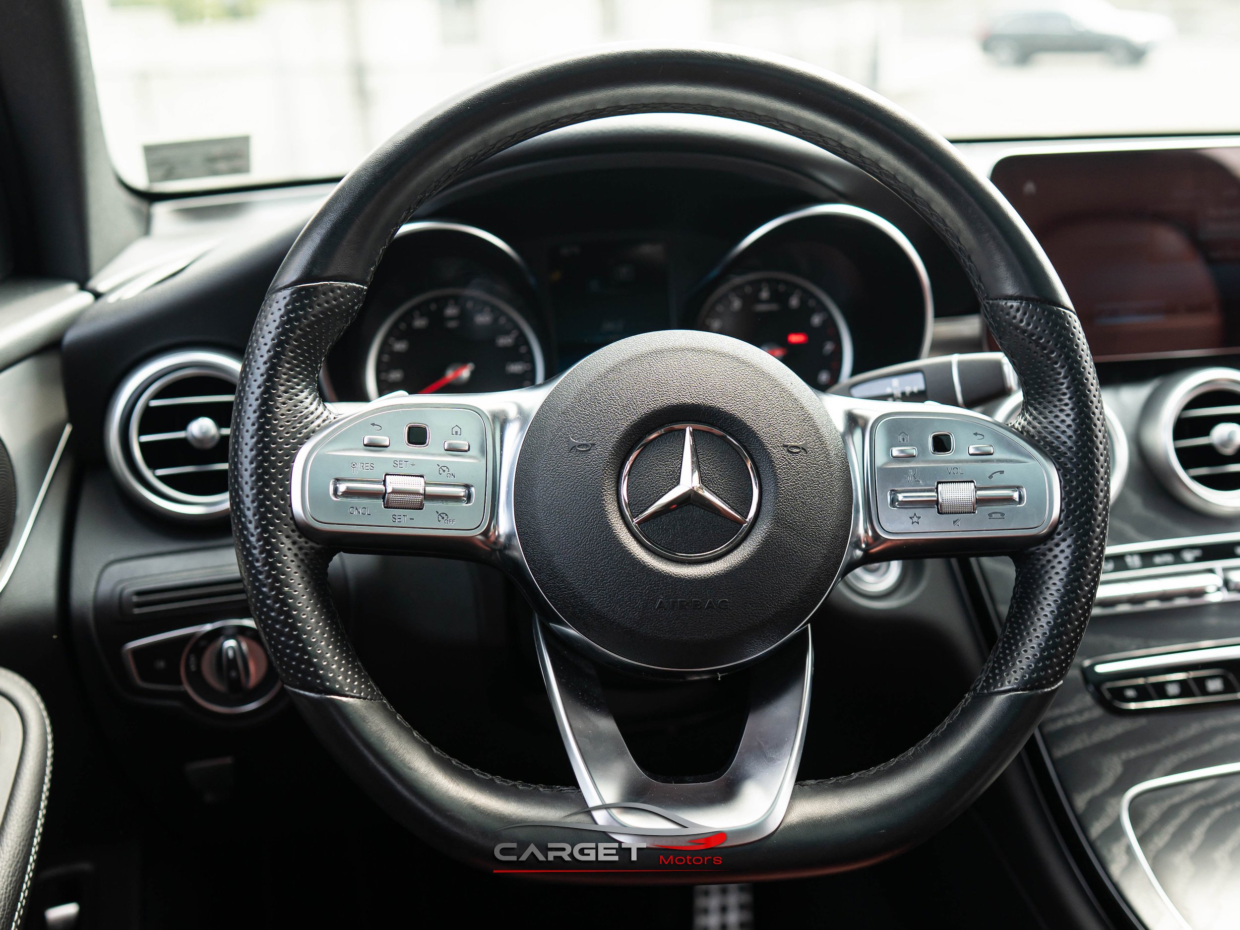 Used 2021 Mercedes-Benz GLC 300 4MATIC w/ AMG Line image 28