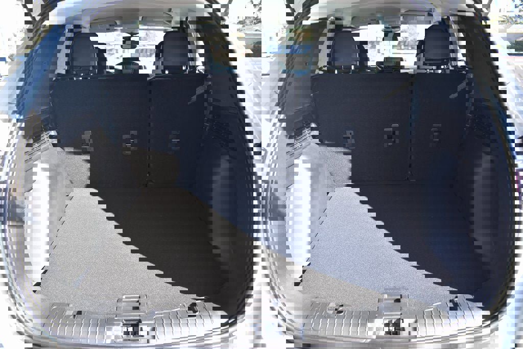 New 2025 Ford Escape SE w/ PHEV Premium Package image 6