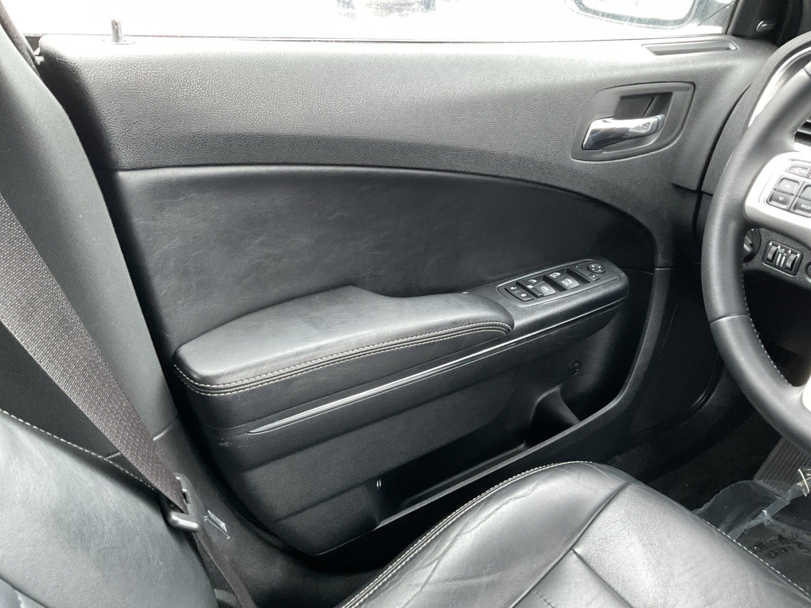 Used 2013 Dodge Charger SXT Plus image 17