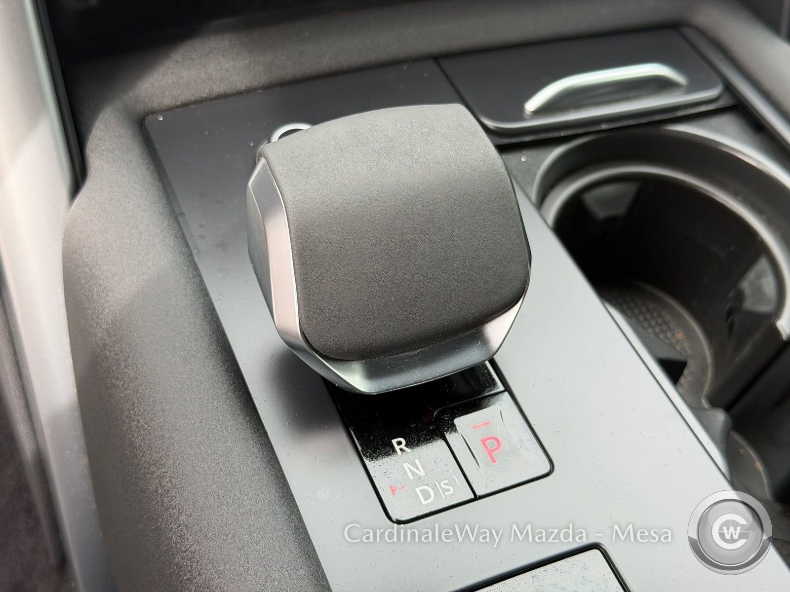 Used 2023 Land Rover Discovery Metropolitan Edition image 28