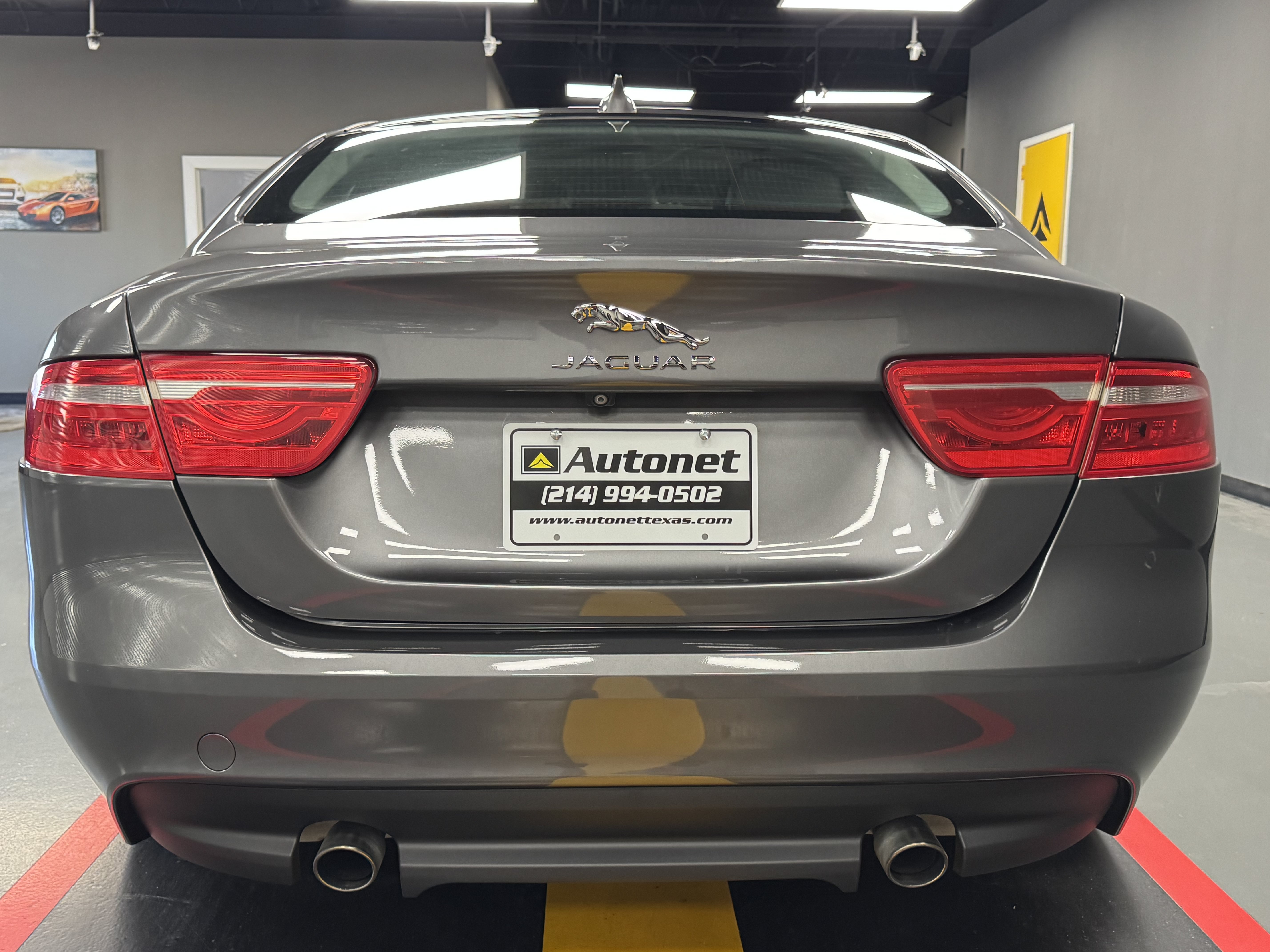 Used 2019 Jaguar XE Premium RWD image 5