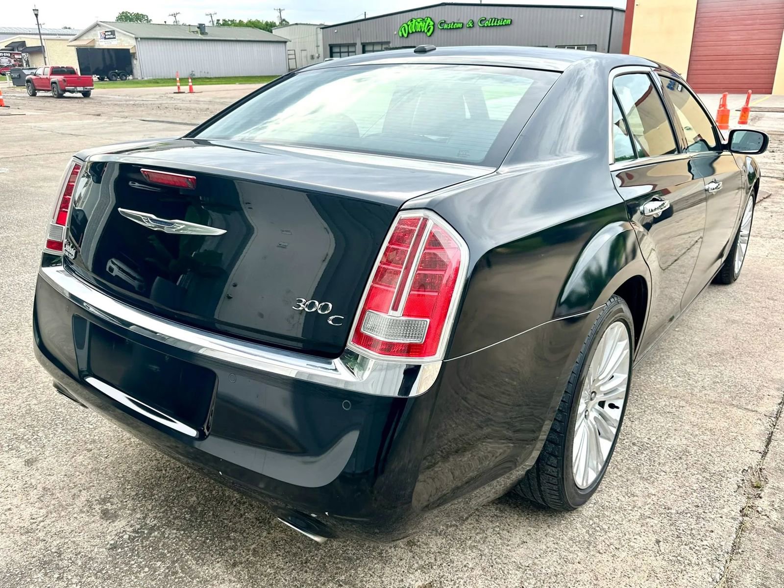 Used 2013 Chrysler 300 C w/ Harman Kardon Audio Group RWD image 7