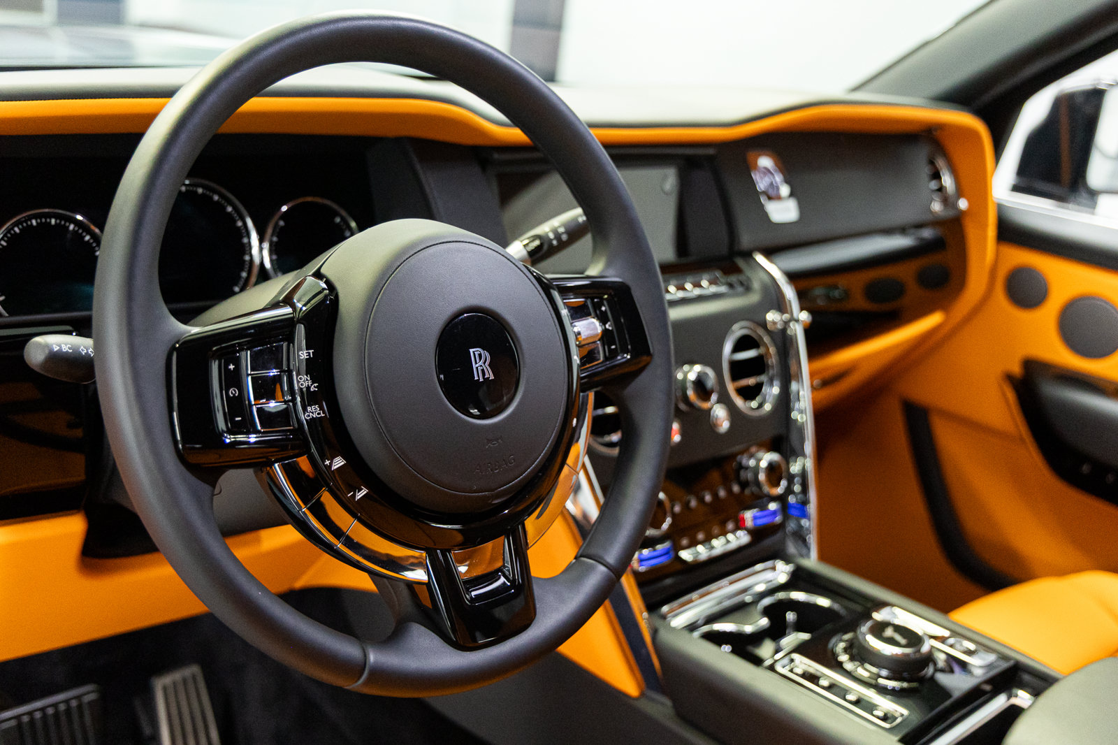 Certified 2024 Rolls-Royce Cullinan AWD/4WD image 41
