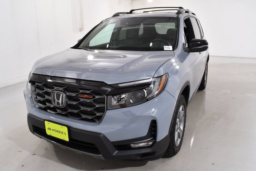 Used 2025 Honda Passport TrailSport image 2