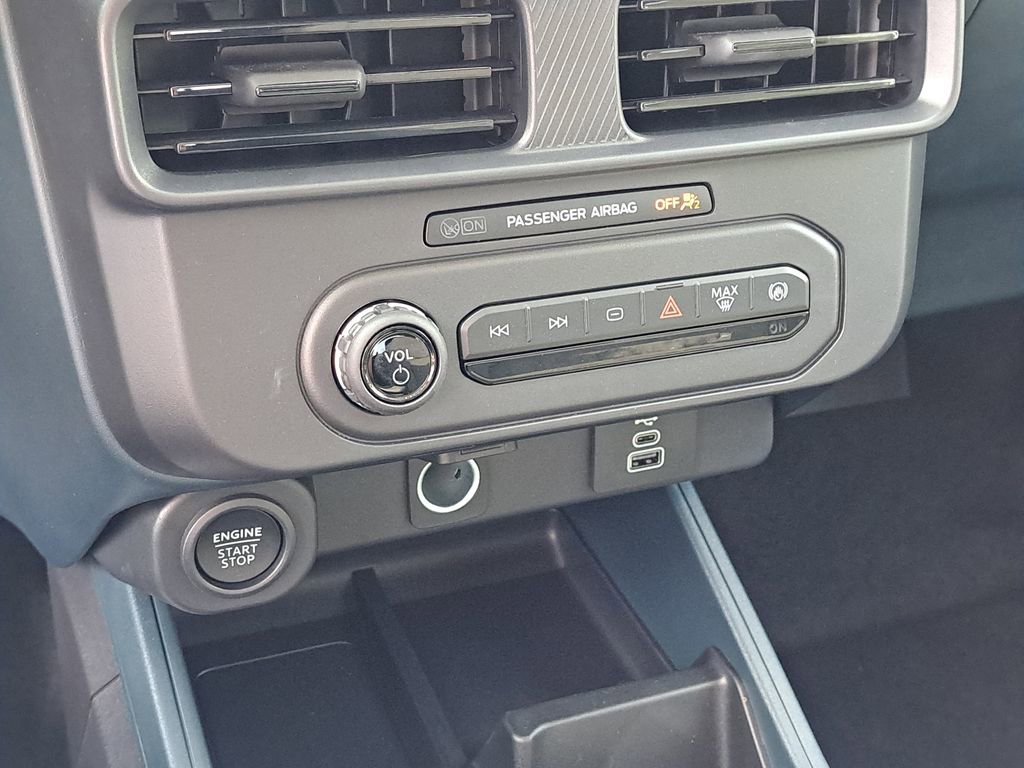 New 2025 Ford Maverick XLT w/ XLT Luxury Package image 17